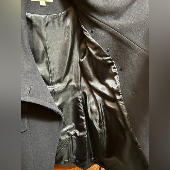 Trina Turk beautiful asymmetrical Navy Wool coat. EUC size 8 - Picture 8 of 9